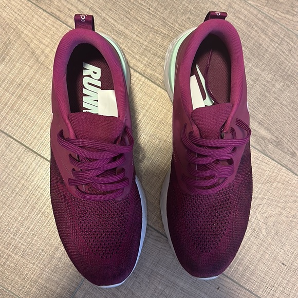 Nike running shoes- Flynit.odyssey react - Picture 5 of 7